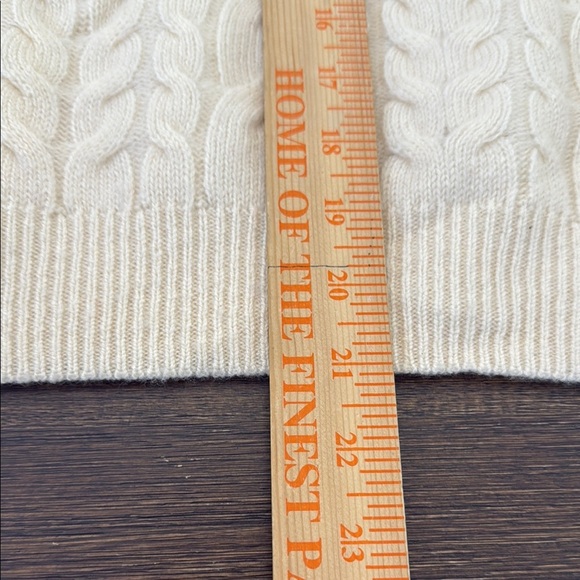 J. Crew Cashmere cropped cable-knit V-neck sweater Size Large - Picture 6 of 8